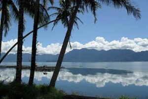 lake-maninjau