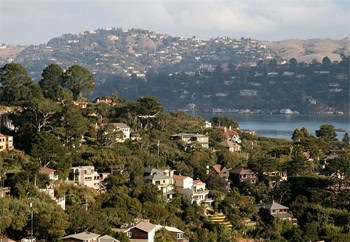Top 3 Best San Francisco Hikes 5 Million dollar homes in Sausalito, California, across the bridge from San Francisco.
