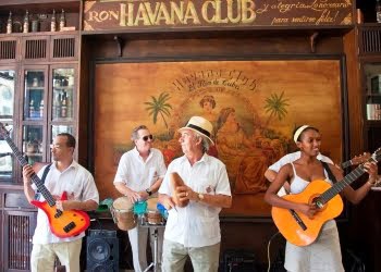 Musicians jam at the Havana Club. Photo by Robin Thom