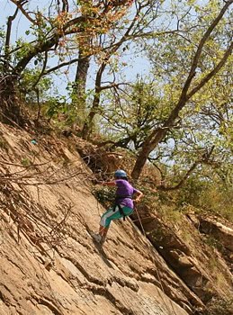 Exciting India: Rafting on the Ganges 3 Rapelling