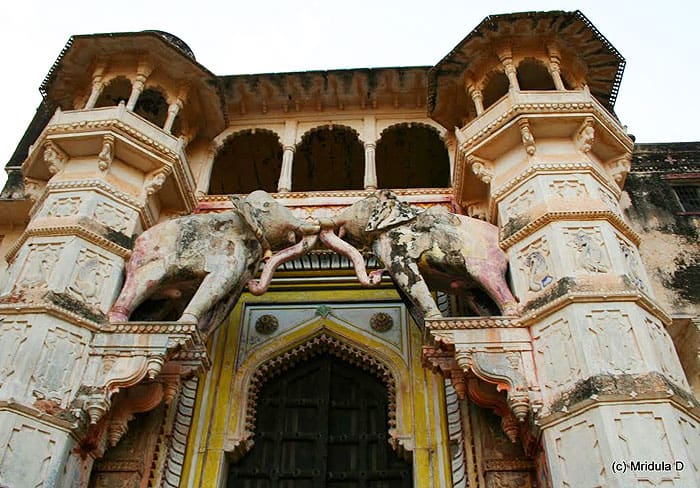 Hathi Pol, the 'Elephant Gate,' entrance to the Palace, Bundi. Photo by Mridula Dwivedi.