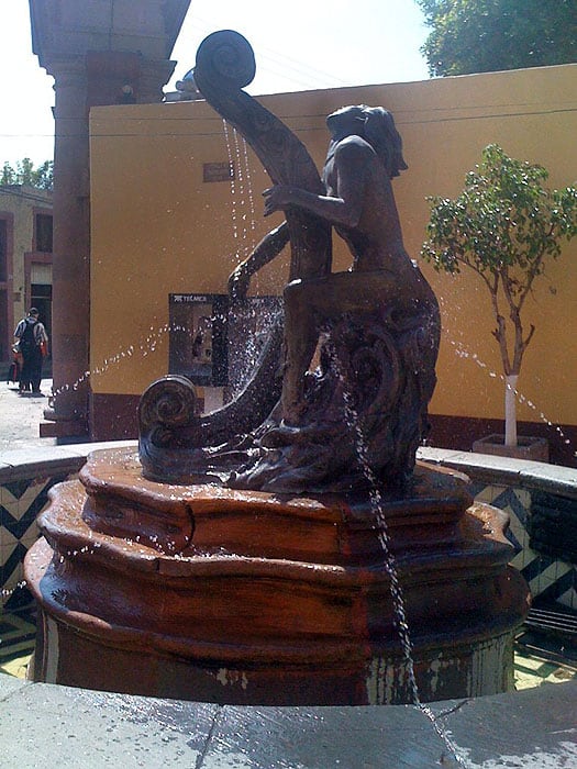 A fountain in Santiago de Querétaro. Photos by Sarah Hartshorne.