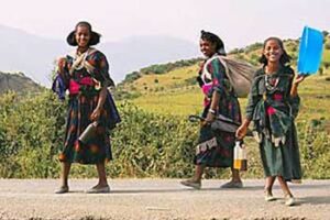 Road to Lalibela friendly-ethiopians