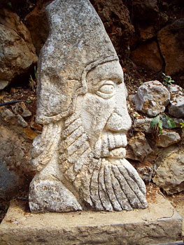 Lebanon: The World is Beirut-ing Again! 5 Phrygian head at the entrance to Jeita groot