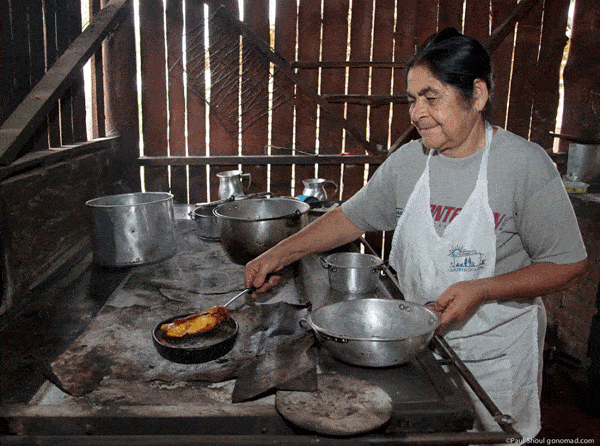 Cooking lunch for workers at Hacienda Combio, in Coffee Country.