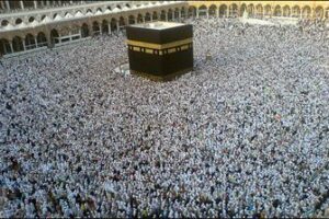 A Trip to Mecca and Medina Saudi Arabia for Umrah The crowd during the regular Hajj can swell to as many as 750,000 pilgrims in one place. Here they circle the Ka'ba.