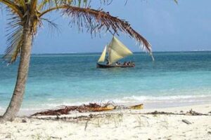 Review: Islands Beyond the Horizon sailing-san-blas