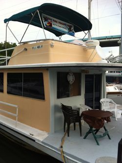 Key Largo Houseboating 1 The Tobbiedee, a great home for a girlfriend's getaway in Key Largo, FL. photos by Kate Hartshorne.