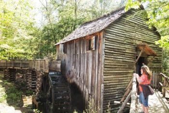smoky mtn grist mill