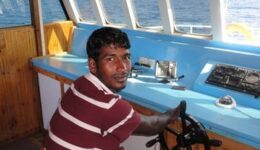 maldives-tramp