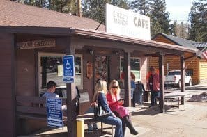 Waiting for a table at the Grizzly Manor Cafe in Big Bear CA.