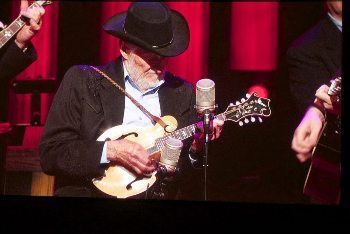 Jesse McReynolds on mandolin.