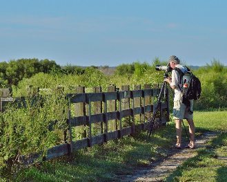 A photographer on the La Chua trail.