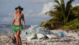 Alison Teal dresses in the plastic bottles she cleans up in the Maldives. Photos by Sarah Lee