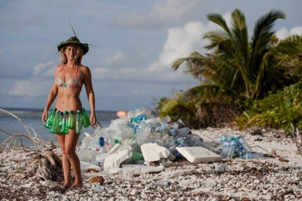 Alison Teal dresses in the plastic bottles she cleans up in the Maldives. Photos by Sarah Lee