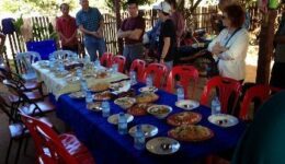 Food is delicious in Laos, even without meat!