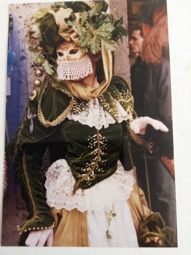 Mask lady