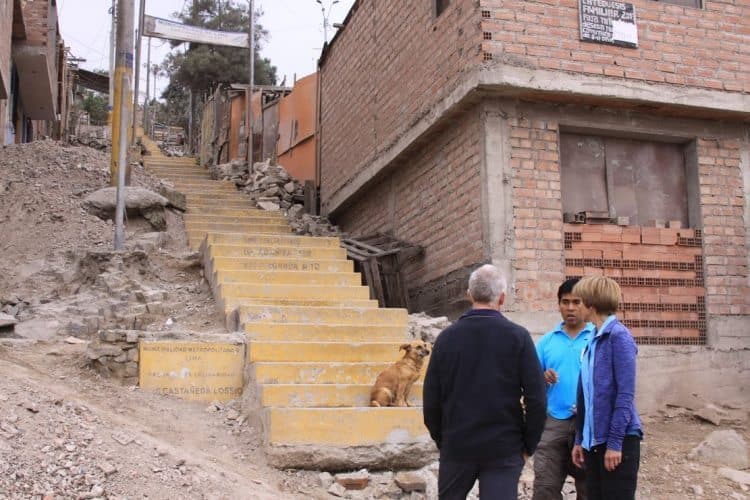 A small group of visitors takes in the Lima slums. Hannah Vickers photos.