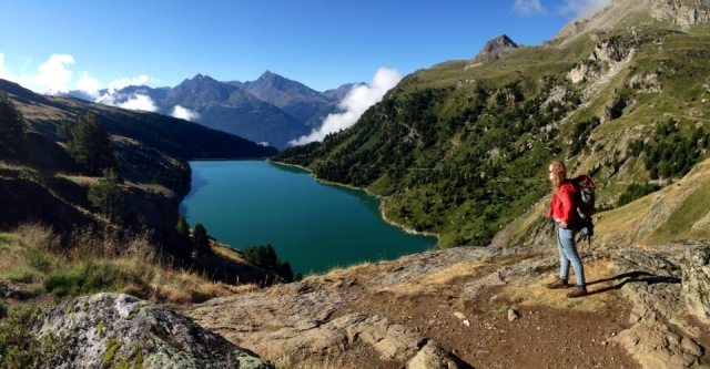 Plan Sec has a spectacular view over the lake Plan d'Amont.