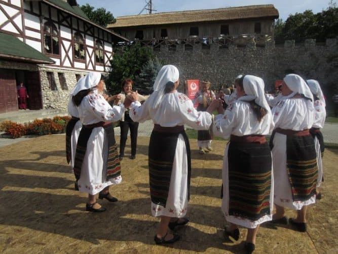 A Asconi Winery dancing on National Wine Day. Deborah Grossman photo.