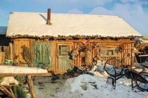 China: Ice Fishing in the Chilly North china-ice-fishing