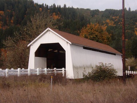 A classy looking white bridge in Oregon.