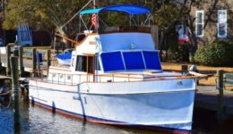The Starry Night, a yacht for rent where you can spend the night on the water in North Carolina's Outer Banks.The Starry Night, a yacht for rent where you can spend the night on the water in North Carolina's Outer Banks.