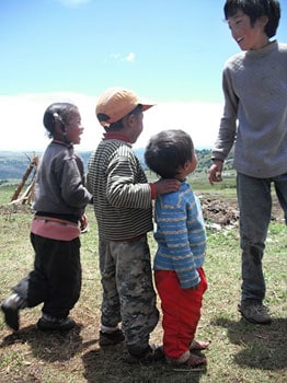 Tagong: The Wild West of Sichuan Province 7 Nomad children enjoying the sunny weather