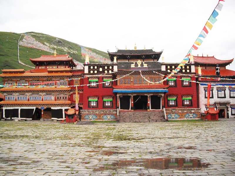 Tagong: The Wild West of Sichuan Province 1 The main square of Tagong in China's Sichuan Province