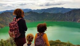 moms-daughters-travel