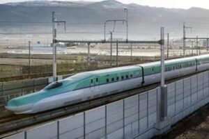 japanese-train-travel