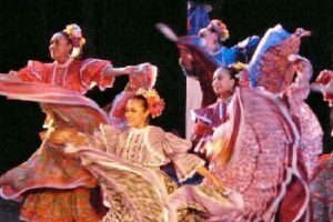 Guanajuato, Mexico: Cervante’s Mexican Home dancers