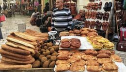 bread-seller-souq