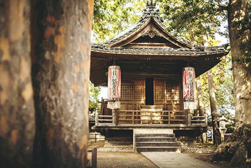 Central Japan: Rich Culture and Breathtaking Beauty 4 A shrine at Toyokawa Inari Temple.