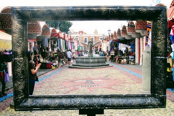 Frame-worthy handicrafts market - Puebla, Mexico