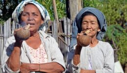 Cheroot smoking - Minnanthu Village