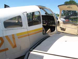 The cockpit of the Piper Warrior