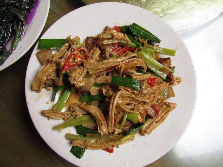 Tofu with greens and pork served up in the Yucheng Lou.