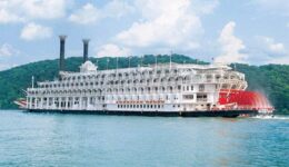 The American Steamboat Company's 'American Queen' Ship Photo: American Steamboat Company