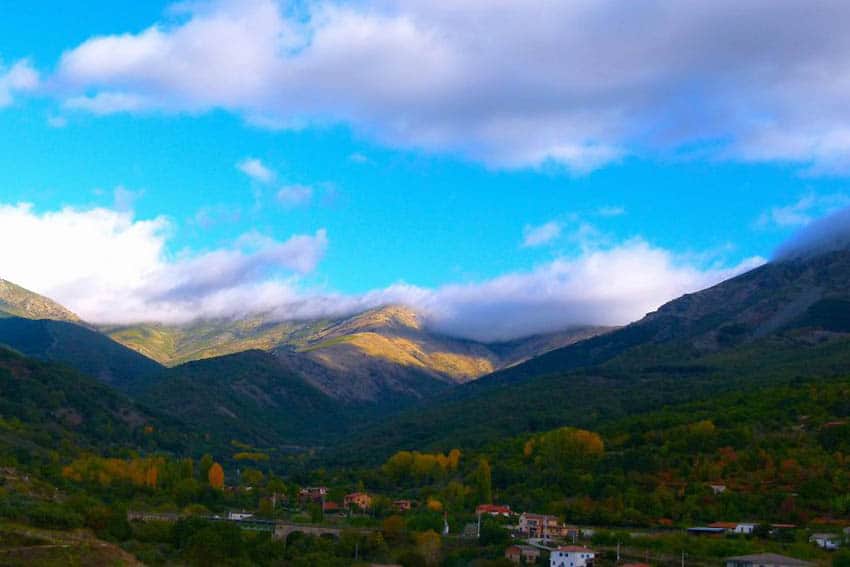 Extremadura mountains, Spain: An ideal location for paprika pepper growing. Photo by Jackie Sheckler Finch Extremadura mountains, Spain: An ideal location for paprika pepper growing. Photo by Jackie Sheckler Finch
