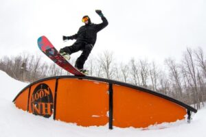 Snowboarder