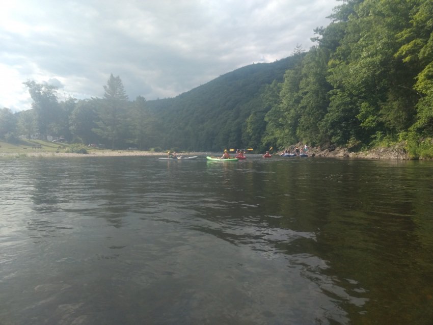 The whole kayak gang a little upstream.