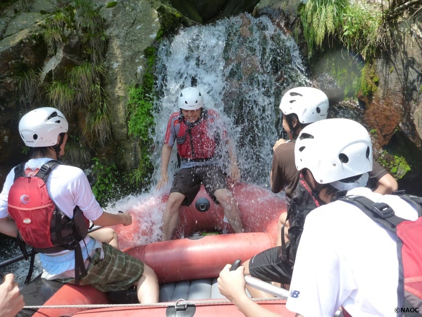 A rafter enjoying a refreshing dip in the falls. Photos courtesy of the Tobu PR Team.
