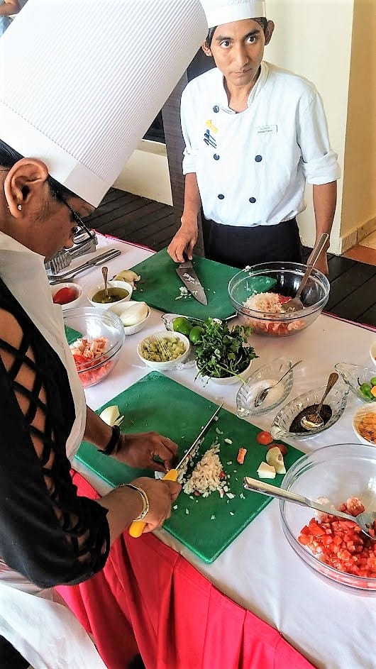 Naureen prepares ceviche - on the beach!