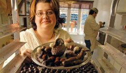 For travelers with a sweet tooth and a craving for chocolate or gelato, Chocolaterie Cynthia in Baie-St-Paul is a must stop. (photo courtesy Chocolaterie Cynthia)