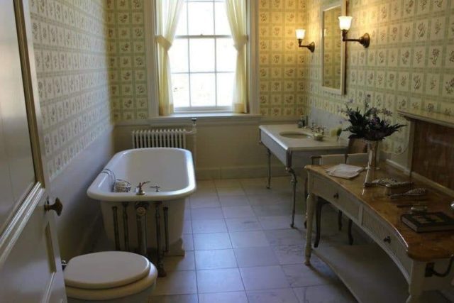 Edith Wharton's bathroom at The Mount, Lenox MA - photo by Rachael McGrath Edith Wharton's bathroom at The Mount, Lenox MA - photo by Rachael McGrath
