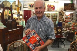 Allen Woodall wrote a book on metal lunch boxes. Jackie Sheckler Finch photos.