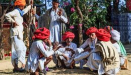 Raika tribesmen discussing camel business