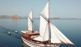 Phinisi Yacht Prana in Raja Ampat