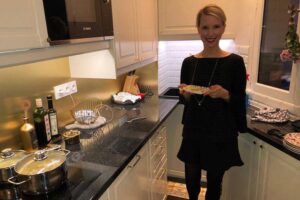 Sharing a meal with an Eatwith.com hostess in Paris: Fine dining in a private apartment.